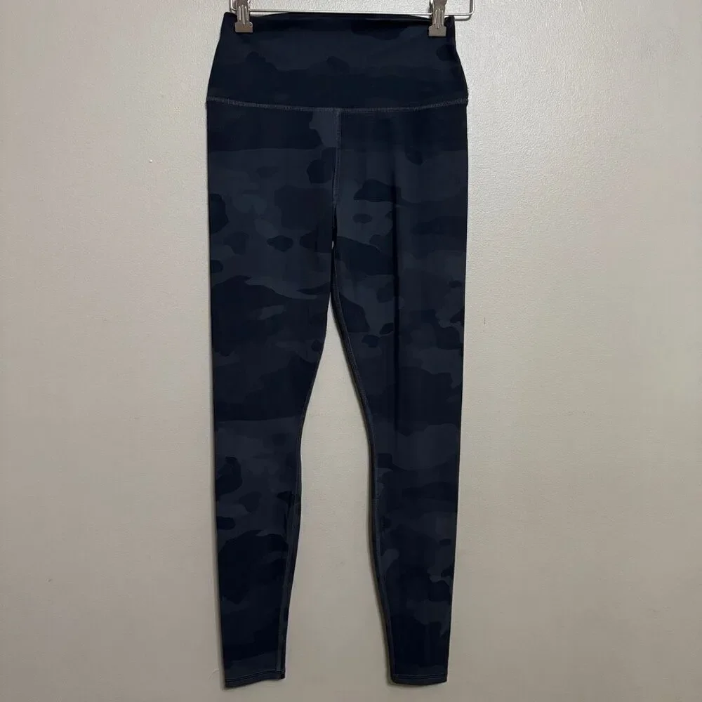 Alo Yoga High-Waist Camo Vapor Legging Color- gray camouflage size small